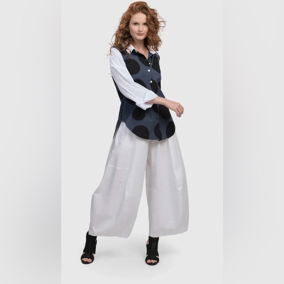 NWT URBAN BY ALEMBIKA URBAN DOTS
BUTTON DOWN SHIRT, NAVY - Picture 3 of 13